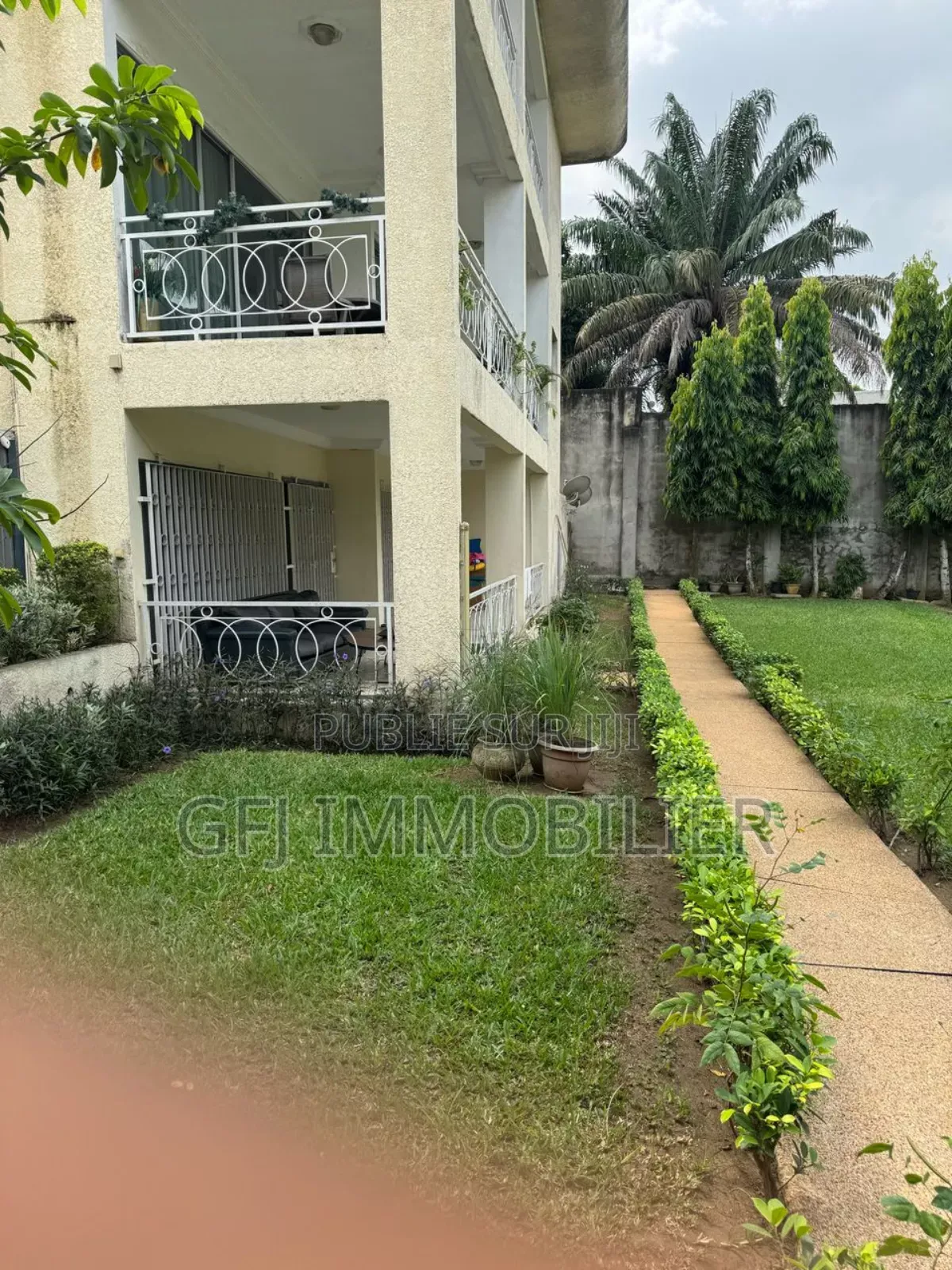 7chbre Duplex dans Francis Gweh, Cocody à Vendre