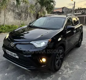 Toyota RAV4 LE FWD (2.5L 4cyl 6A) 2017 Noir