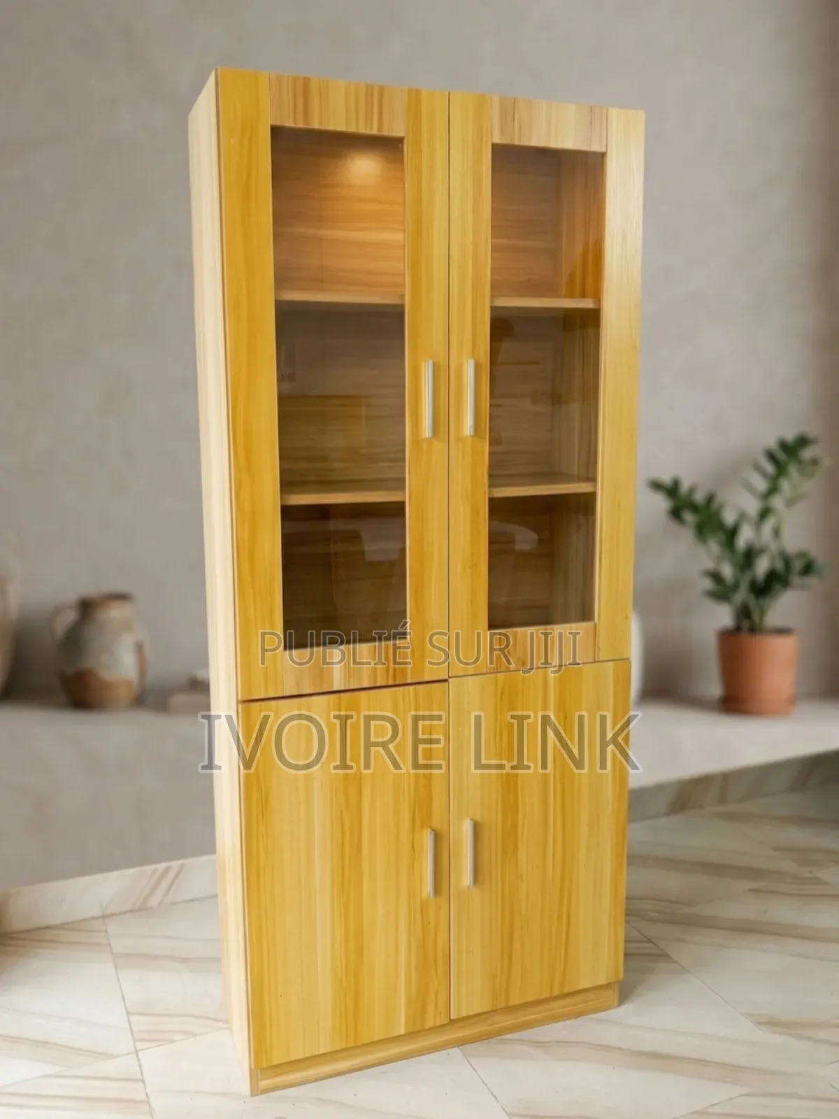 Armoire Vitrée Moderne – Élégance Rangement