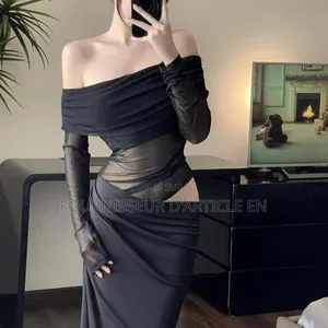 Élégante Robe Maxi À Manches Longues Et Décolleté Cintré