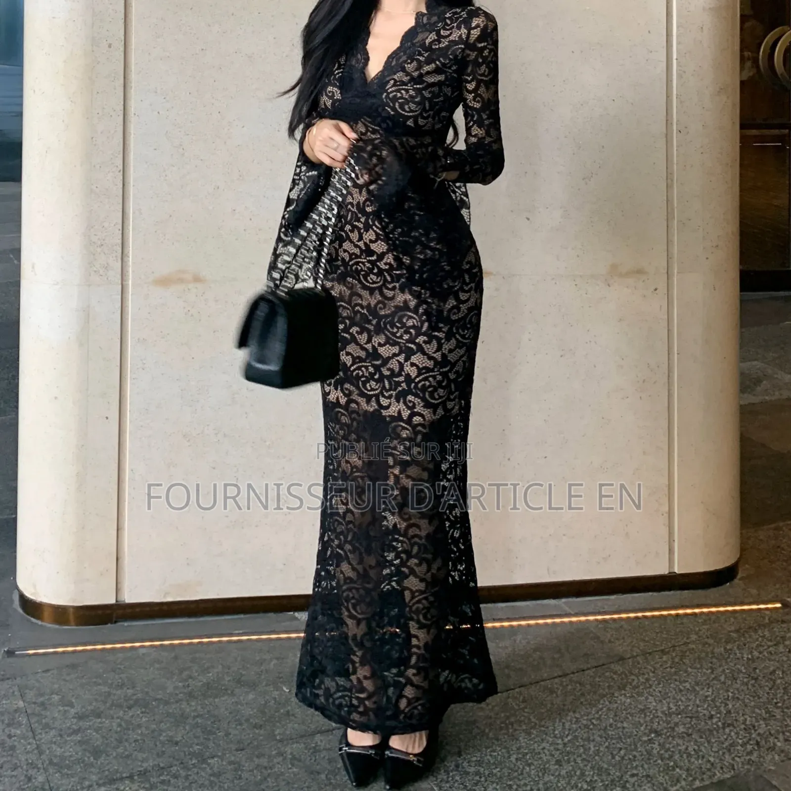 Robe Longue en Dentelle Élégante Et Sophistiquée.