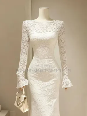 Robe Blanche Unique Et Magnifique