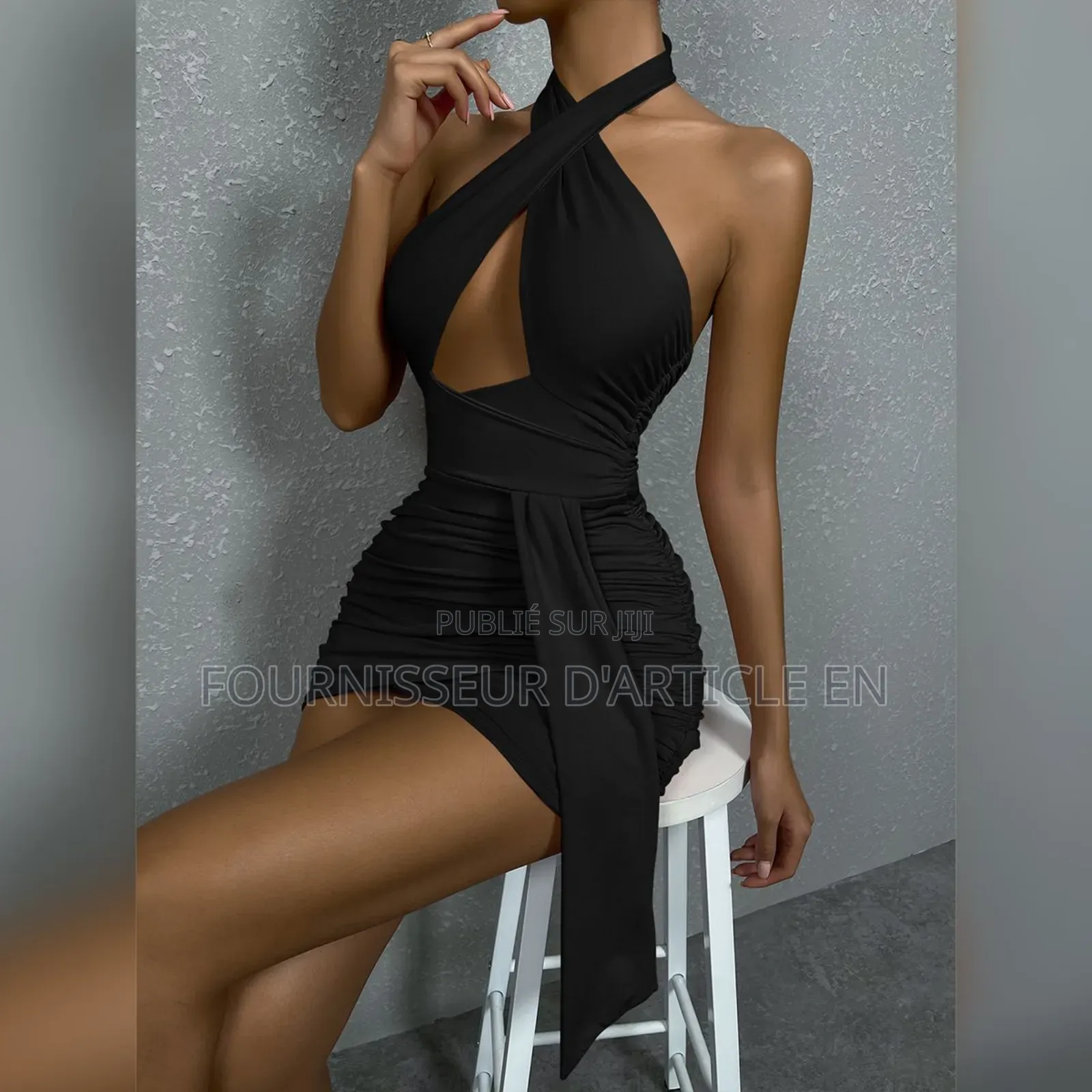 Robe Moulante Dos Nu À Col Croisé