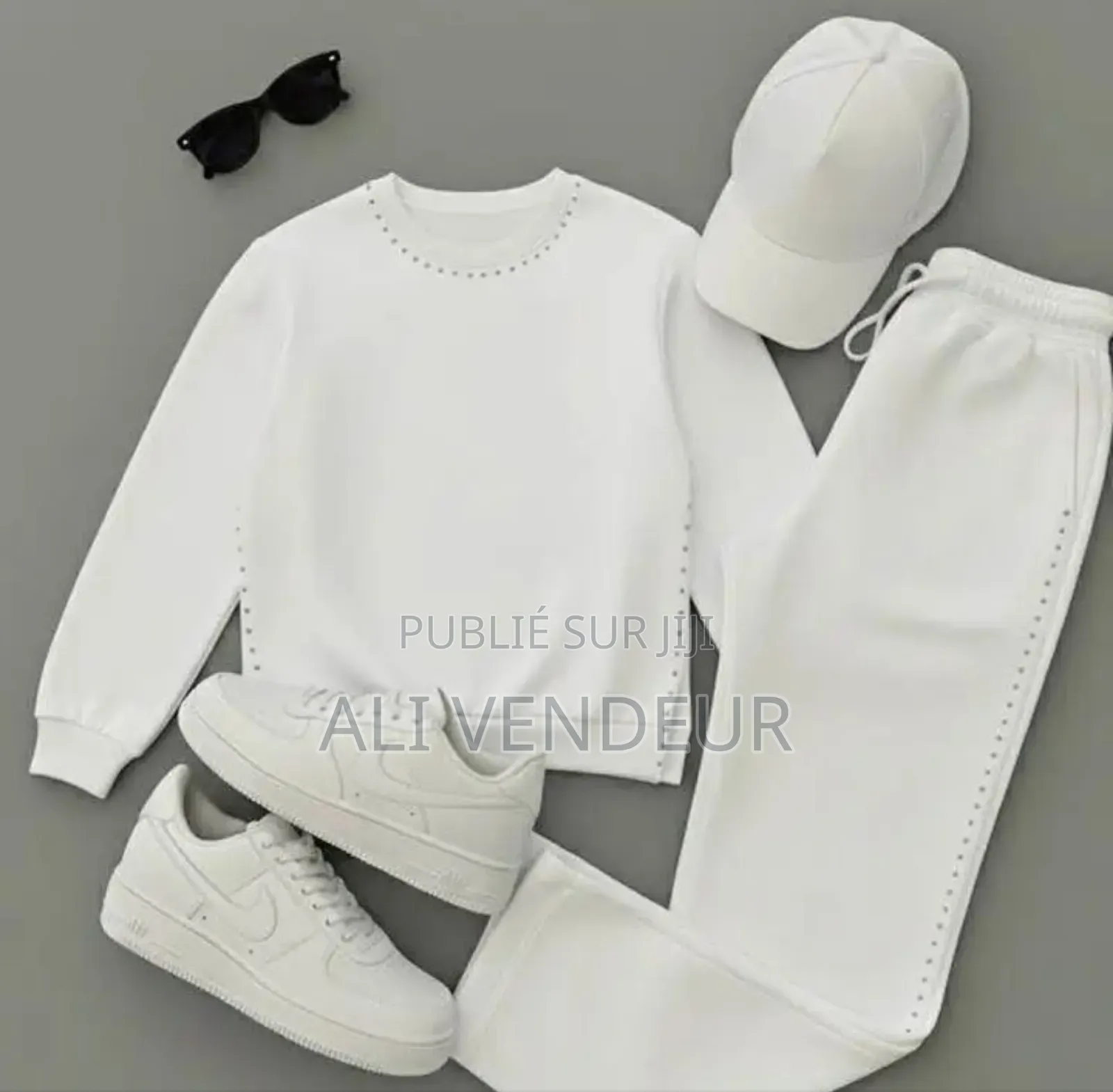 Complet Originale À Bon Prix