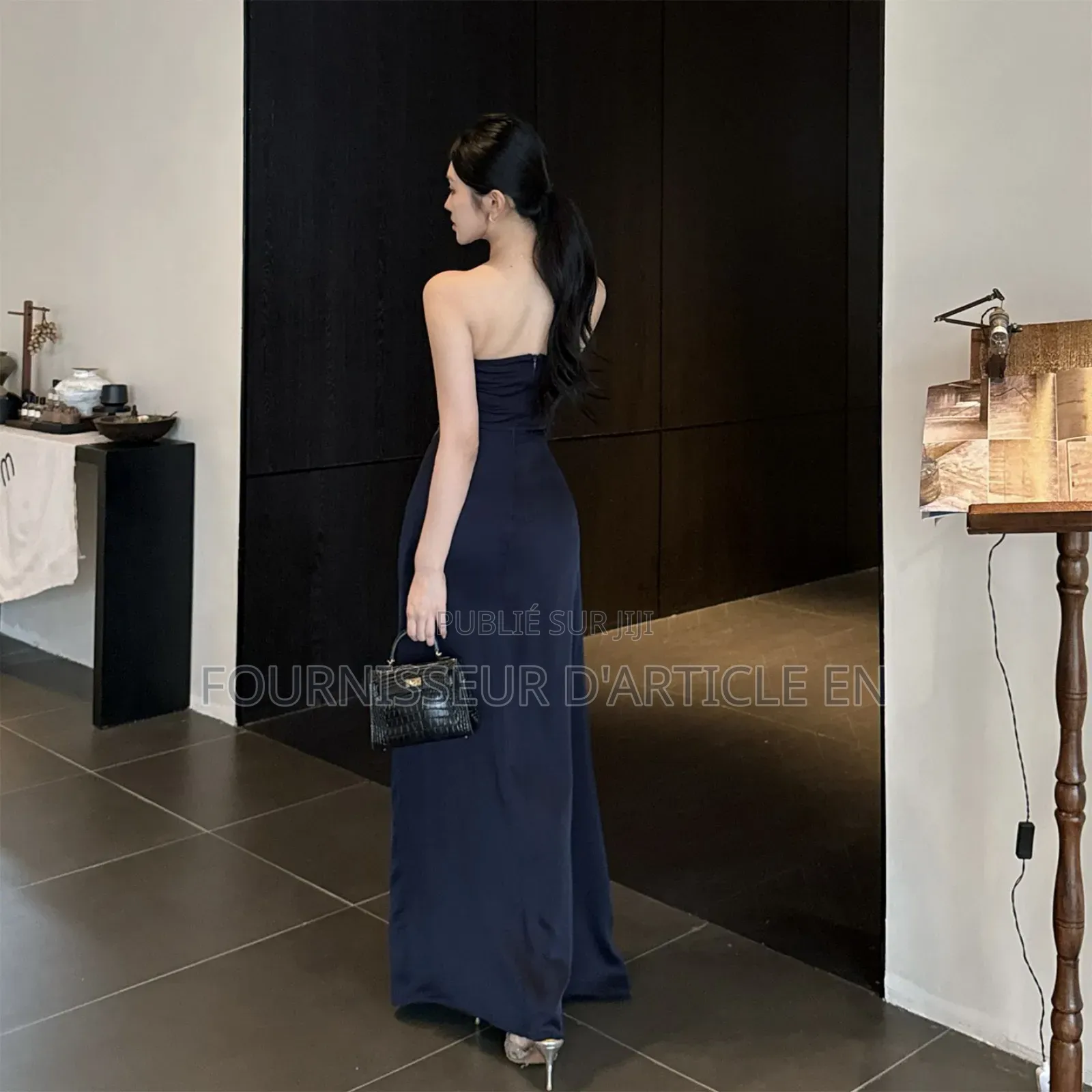 Robe Fendue Jusqu'à La Cuisse, Dos Nu, Coupe Ajustée,