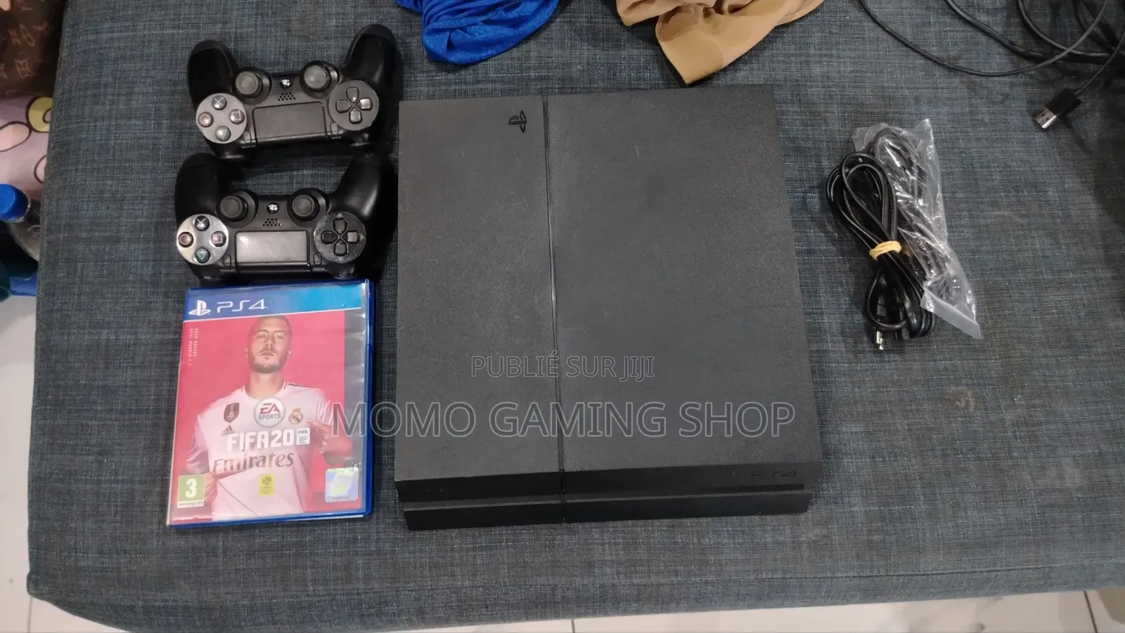 Ps4 Fat d'Accasion + 2 Manette + 1 Jeu