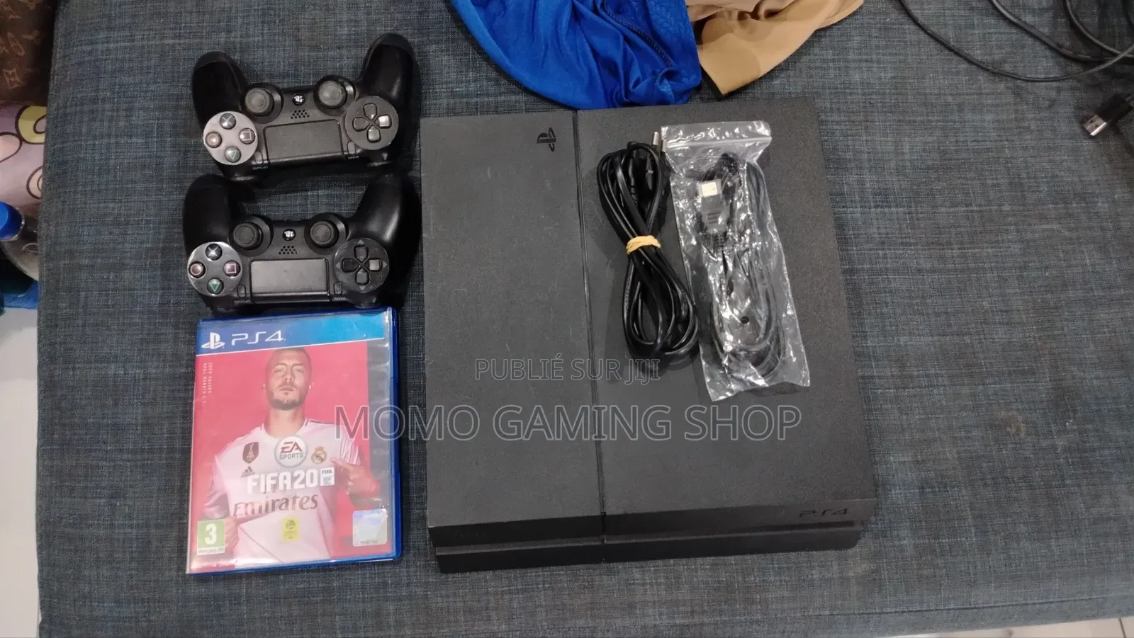 Ps4 Fat d'Accasion + 2 Manette + 1 Jeu