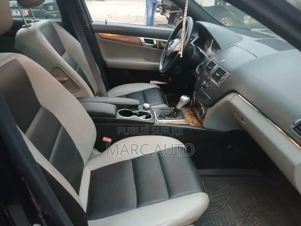 Mercedes-Benz C300 2012 Noir