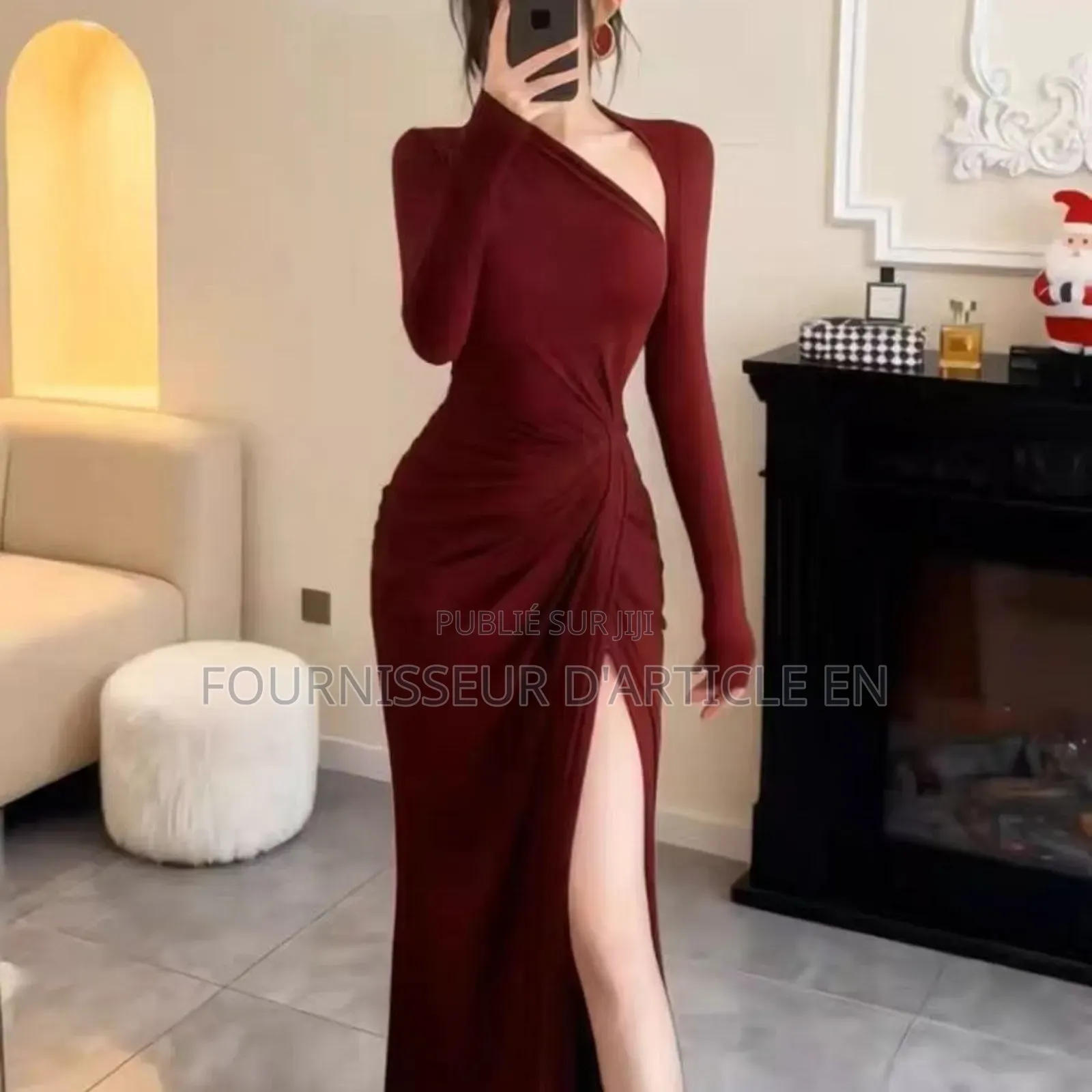 Robe À Manches Longues Et Encolure