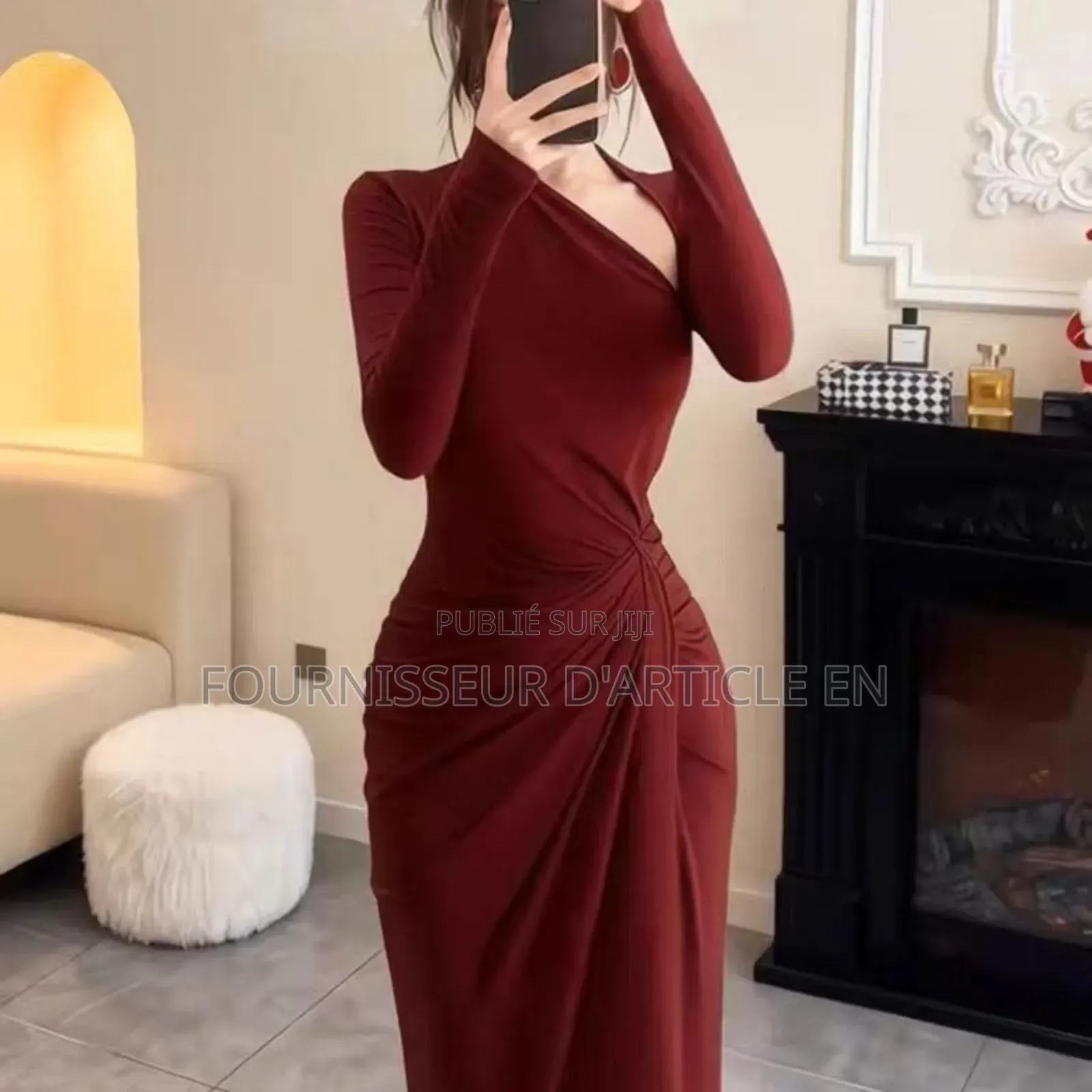 Robe À Manches Longues Et Encolure