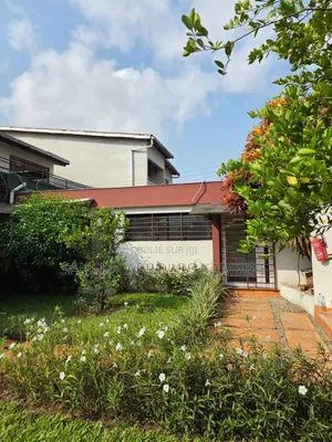10chbre Duplex dans Cocody L'Ena Une à Louer