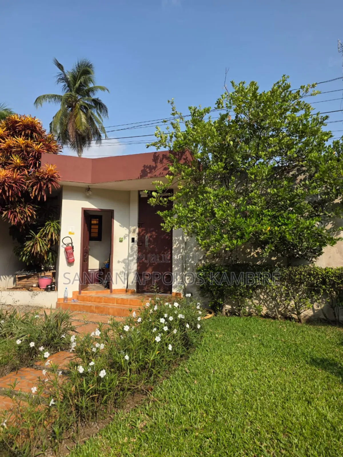 10chbre Duplex dans Cocody L'Ena Une à Louer