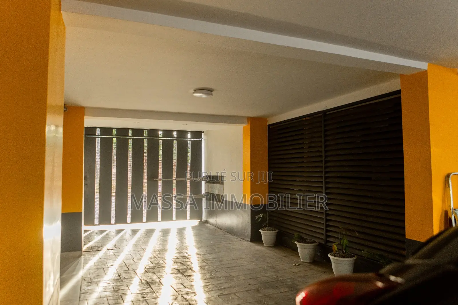 Meublé 3chbre Appartement dans Massa Immobilier, Cocody à Louer