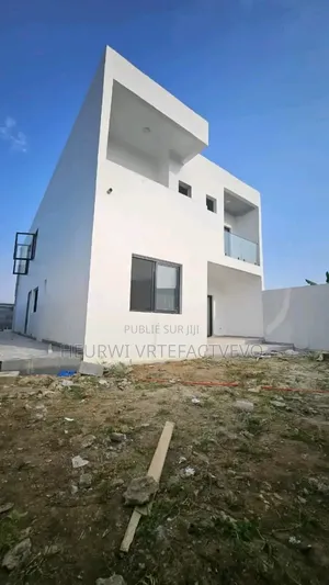 5chbre Duplex dans Djorobite, Cocody à Vendre