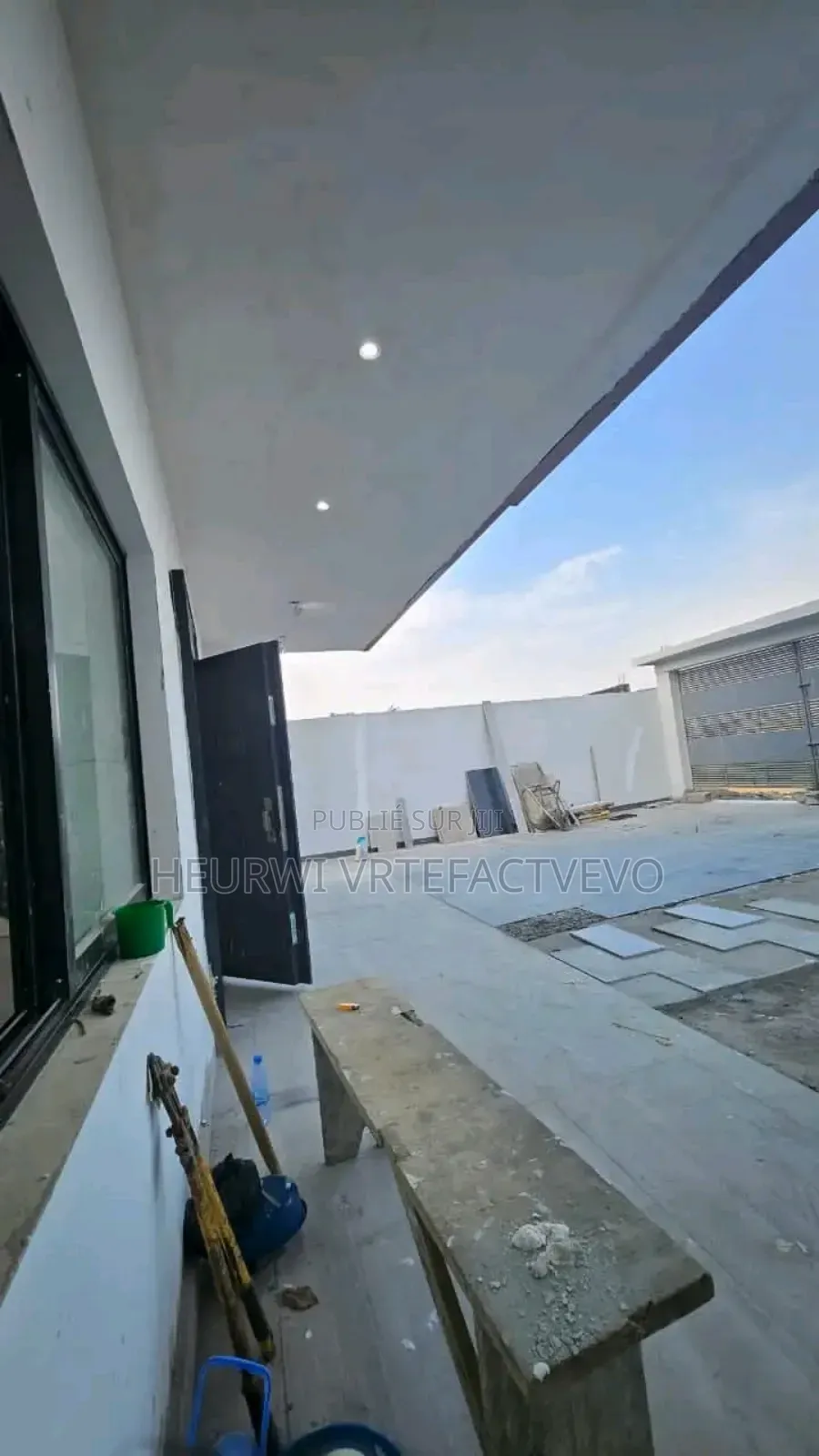 5chbre Duplex dans Djorobite, Cocody à Vendre