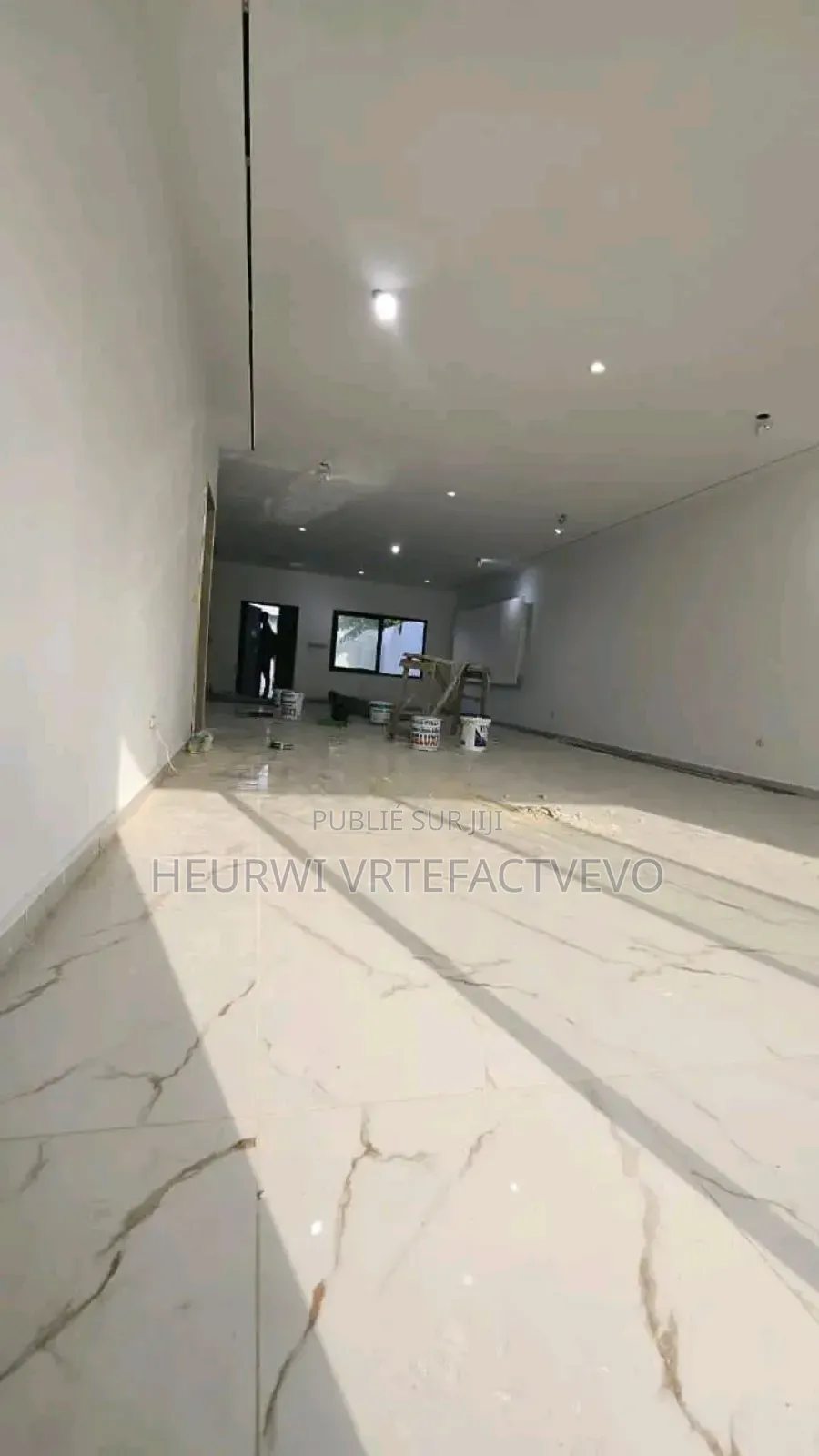 5chbre Duplex dans Djorobite, Cocody à Vendre