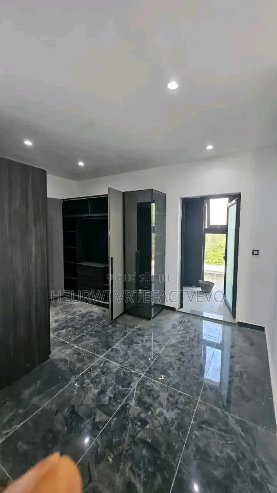 5chbre Duplex dans Djorobite, Cocody à Vendre