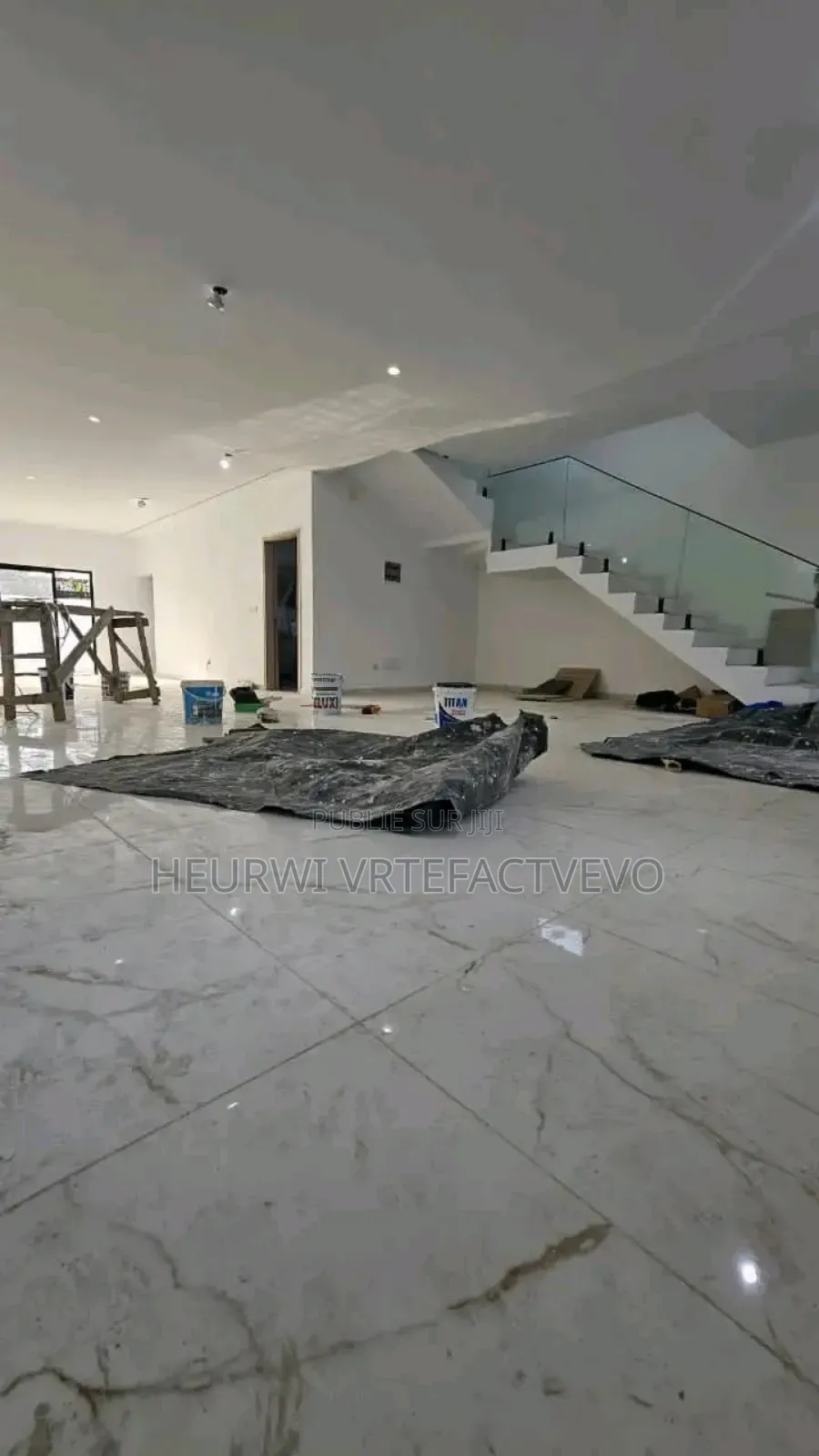 5chbre Duplex dans Djorobite, Cocody à Vendre