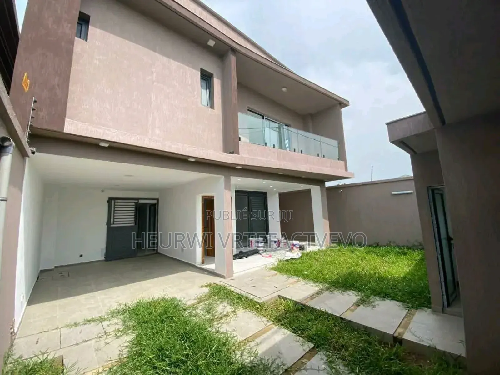 5chbre Duplex dans Bingerville, Cocody à Vendre