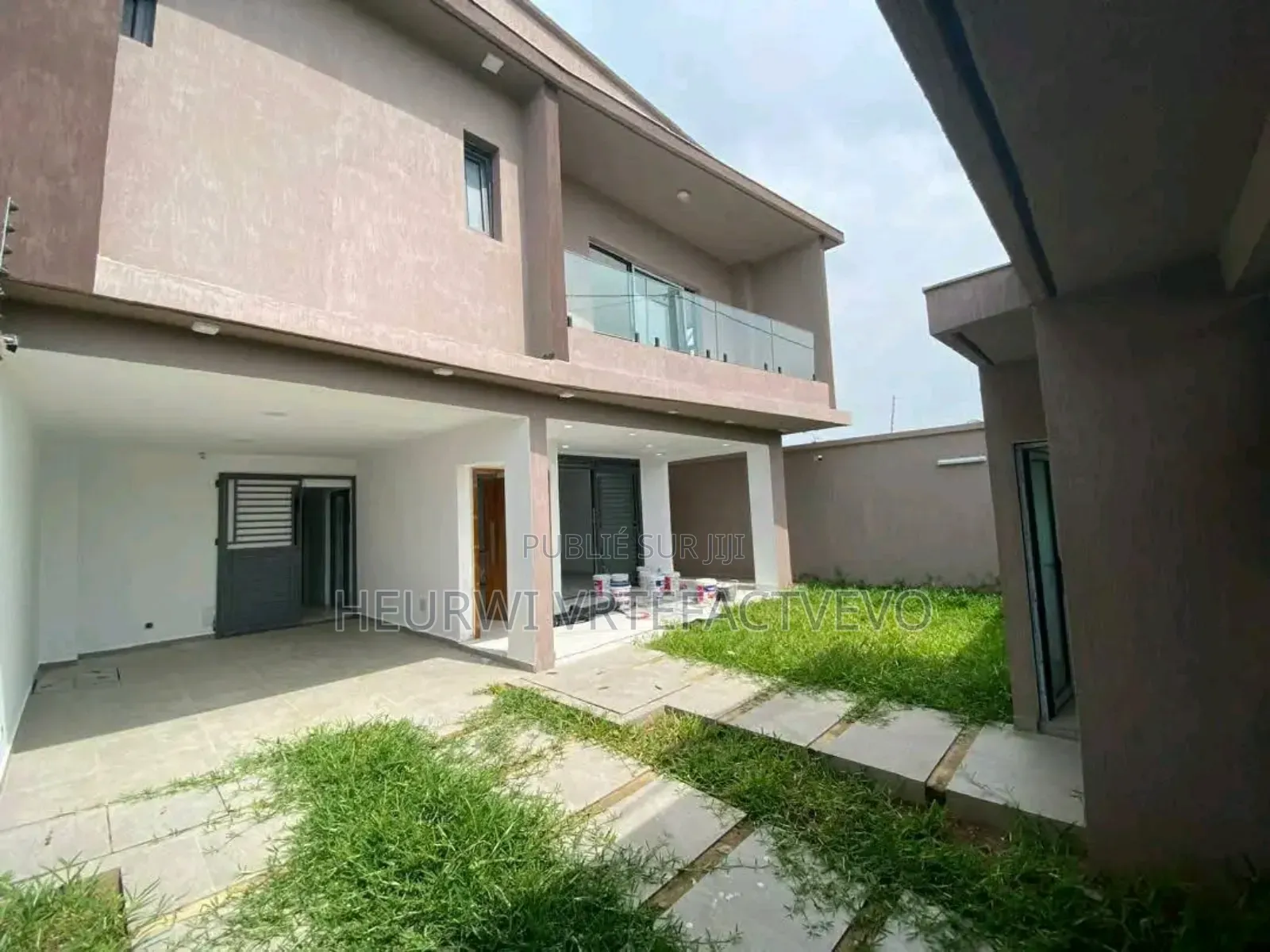 5chbre Duplex dans Bingerville, Cocody à Vendre