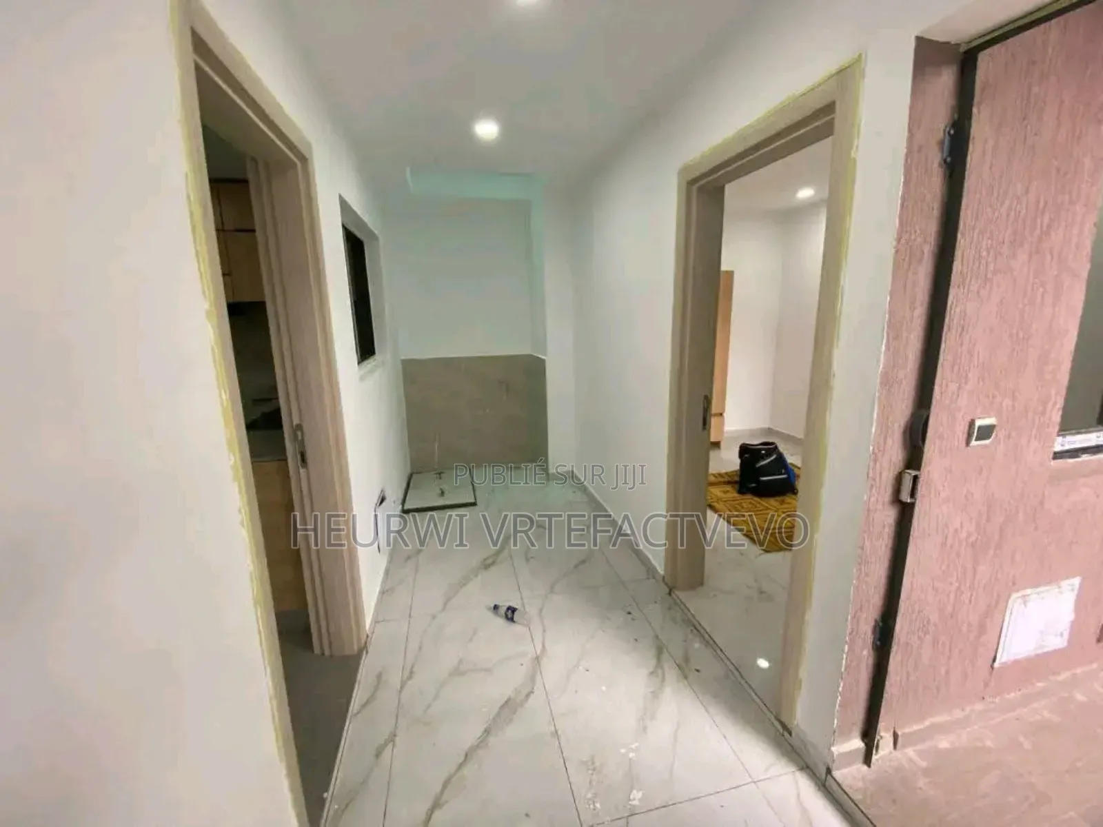 5chbre Duplex dans Bingerville, Cocody à Vendre