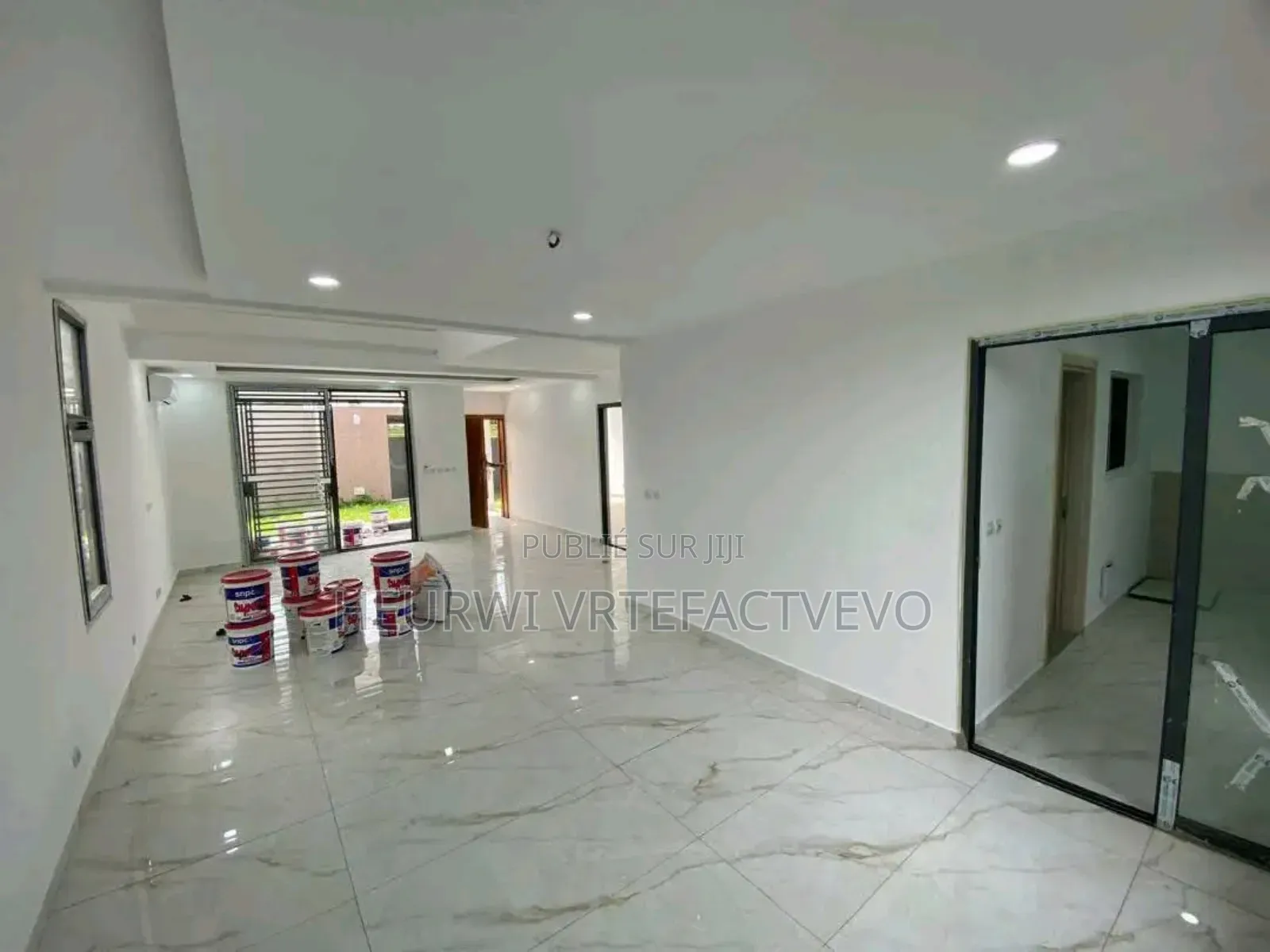 5chbre Duplex dans Bingerville, Cocody à Vendre