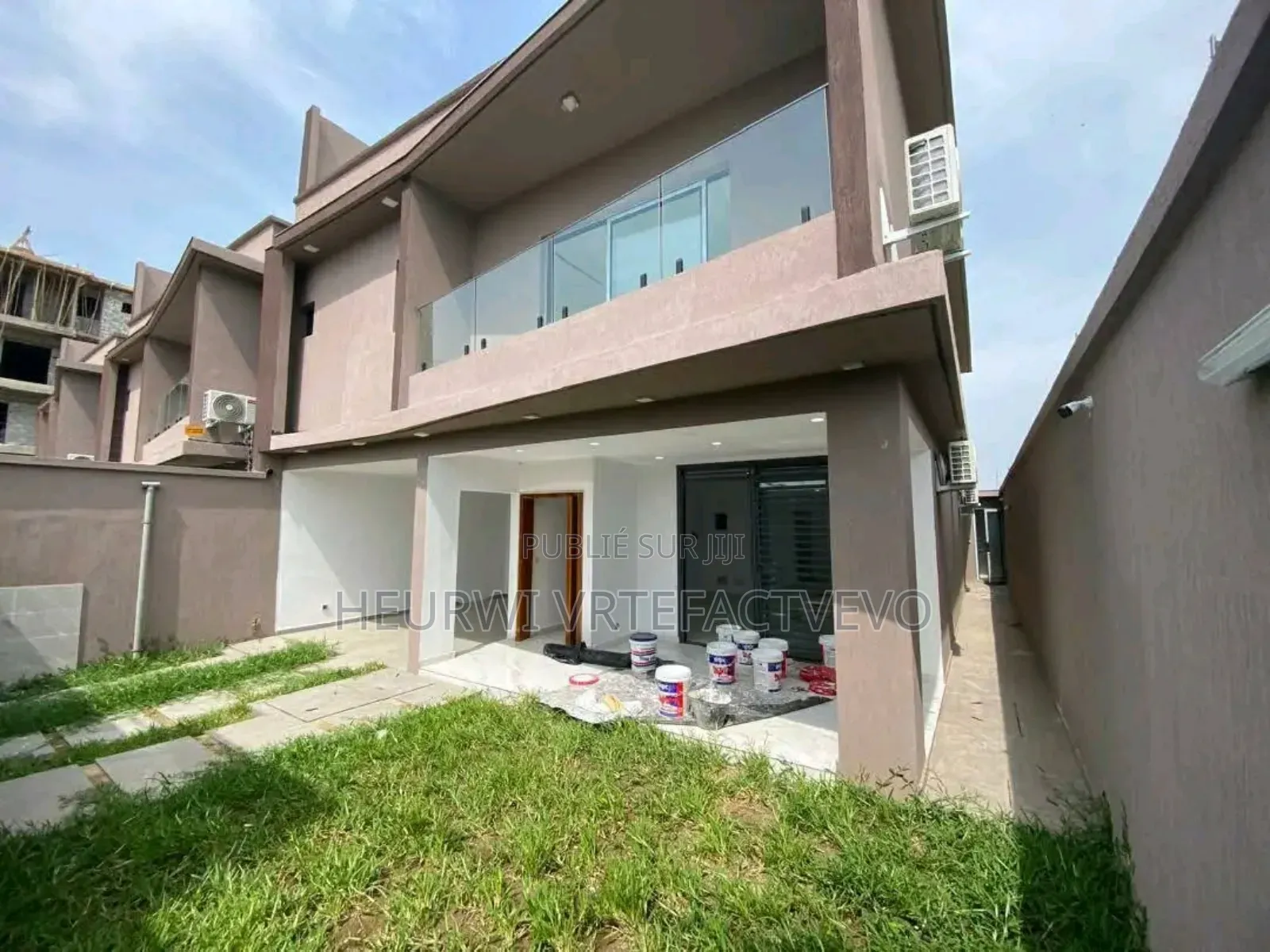 5chbre Duplex dans Bingerville, Cocody à Vendre