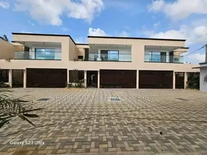5chbre Duplex dans Bingerville, Cocody à Vendre