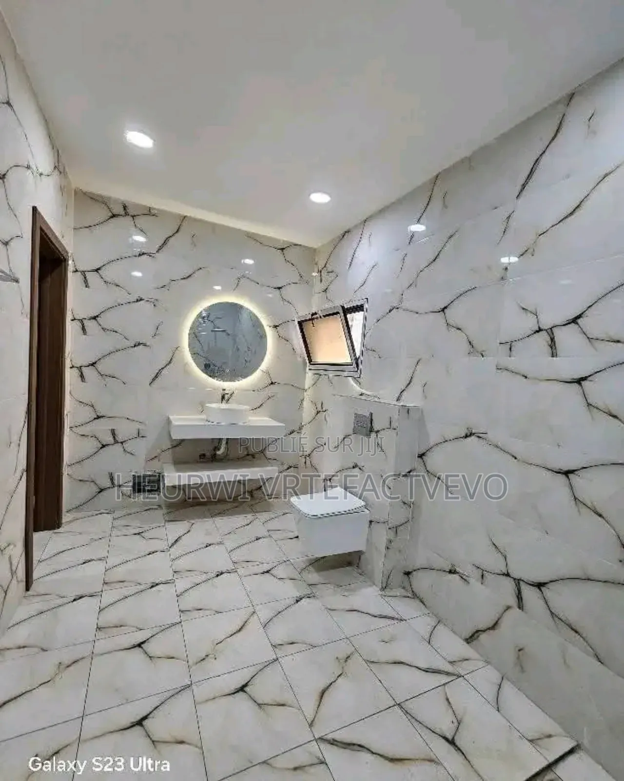 5chbre Duplex dans Bingerville, Cocody à Vendre