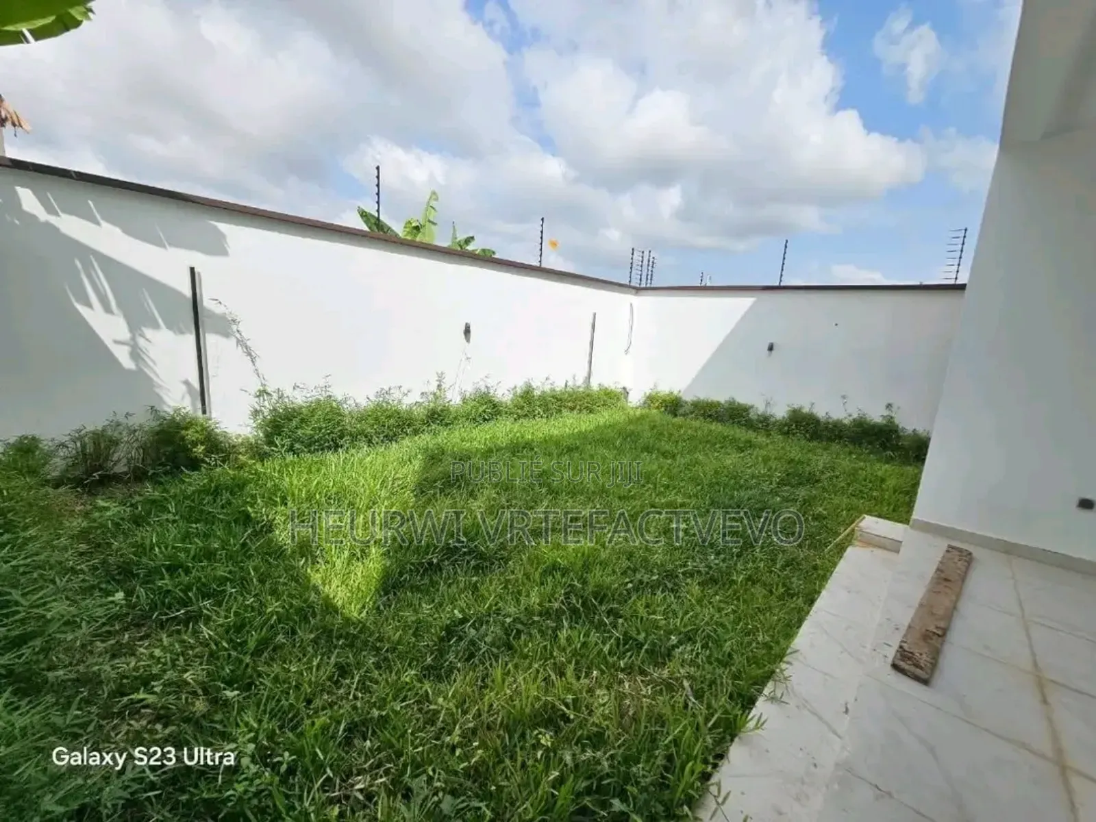 5chbre Duplex dans Bingerville, Cocody à Vendre