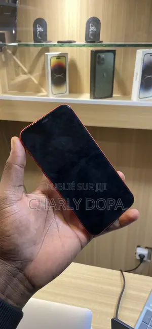 Apple iPhone 12 64 GB Rouge