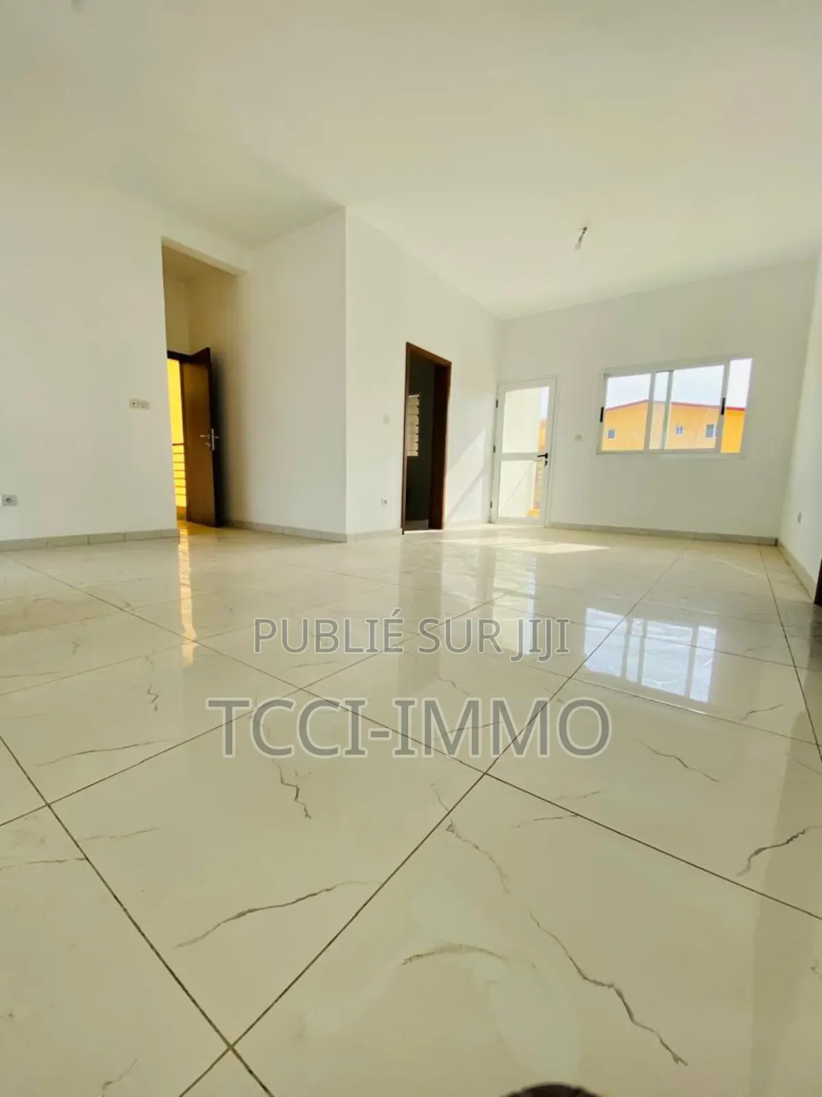 2chbre Appartement dans Tcci Sarl, Cocody à Louer