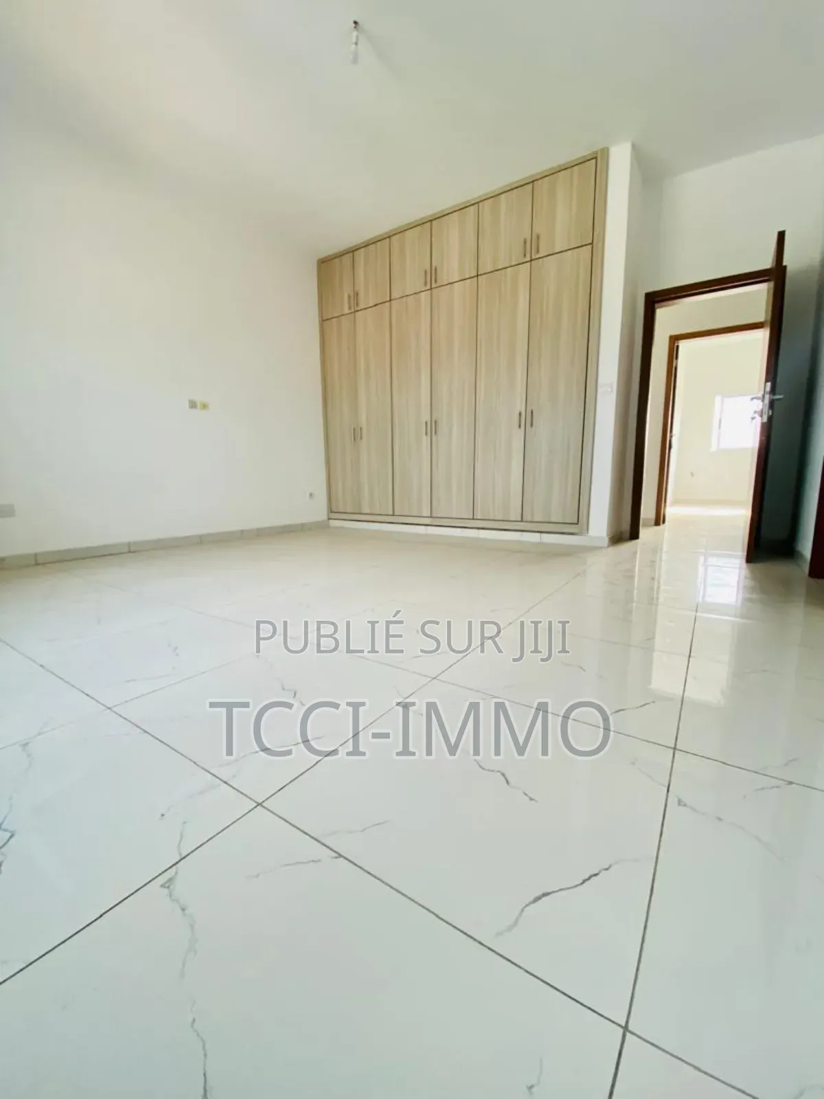 2chbre Appartement dans Tcci Sarl, Cocody à Louer
