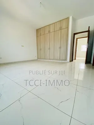 2chbre Appartement dans Tcci Sarl, Cocody à Louer