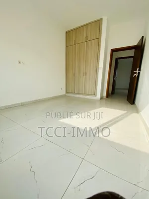 2chbre Appartement dans Tcci Sarl, Cocody à Louer