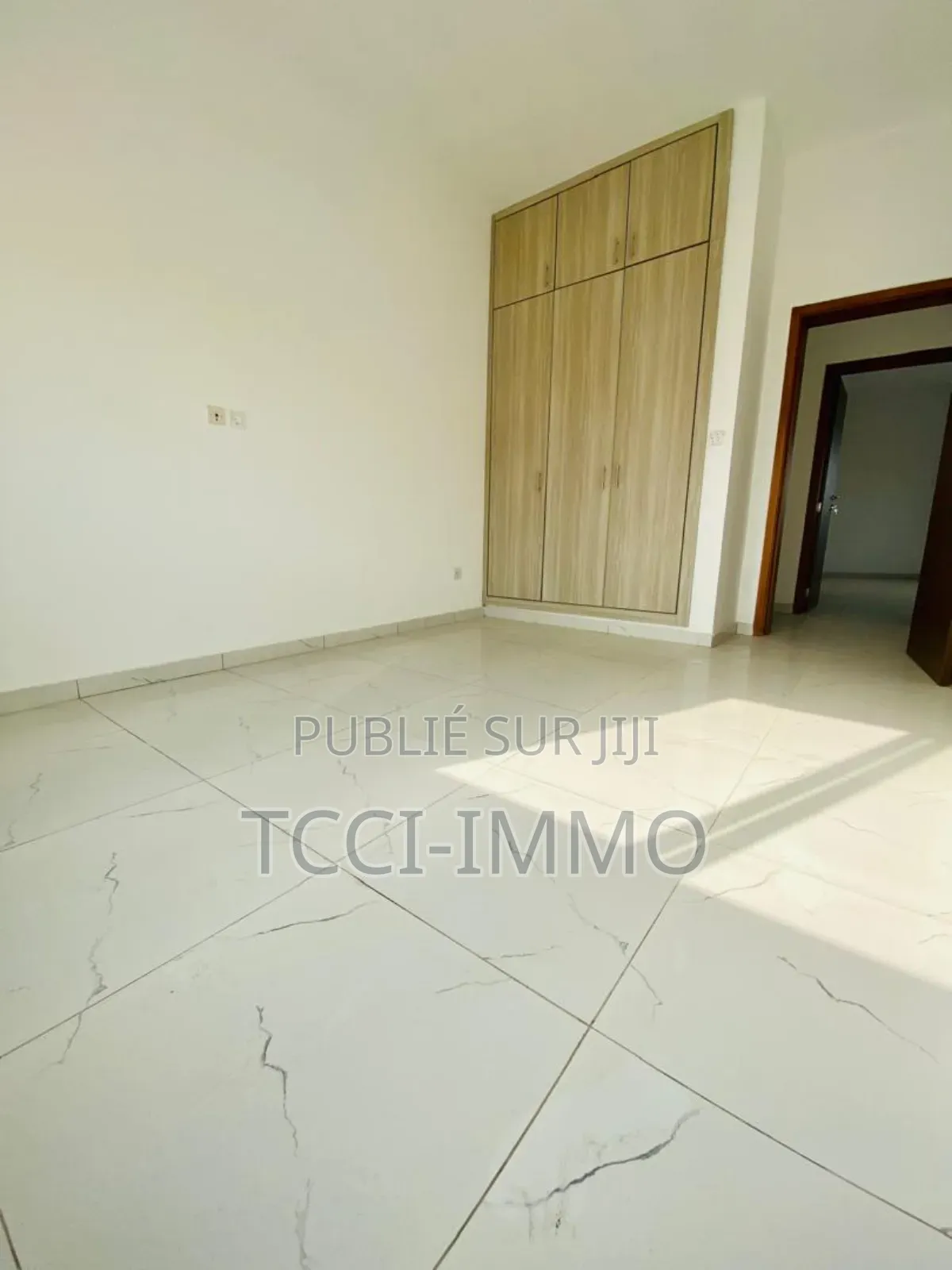 2chbre Appartement dans Tcci Sarl, Cocody à Louer