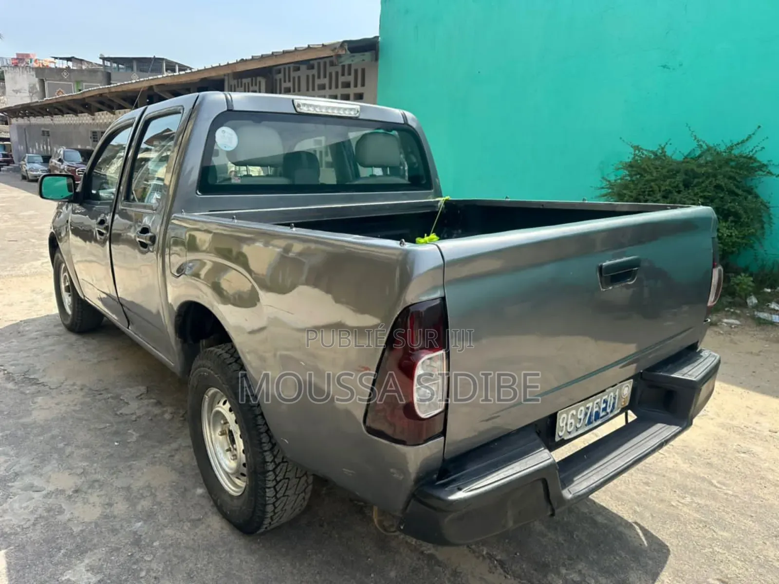 Isuzu D-MAX 2010 Gris