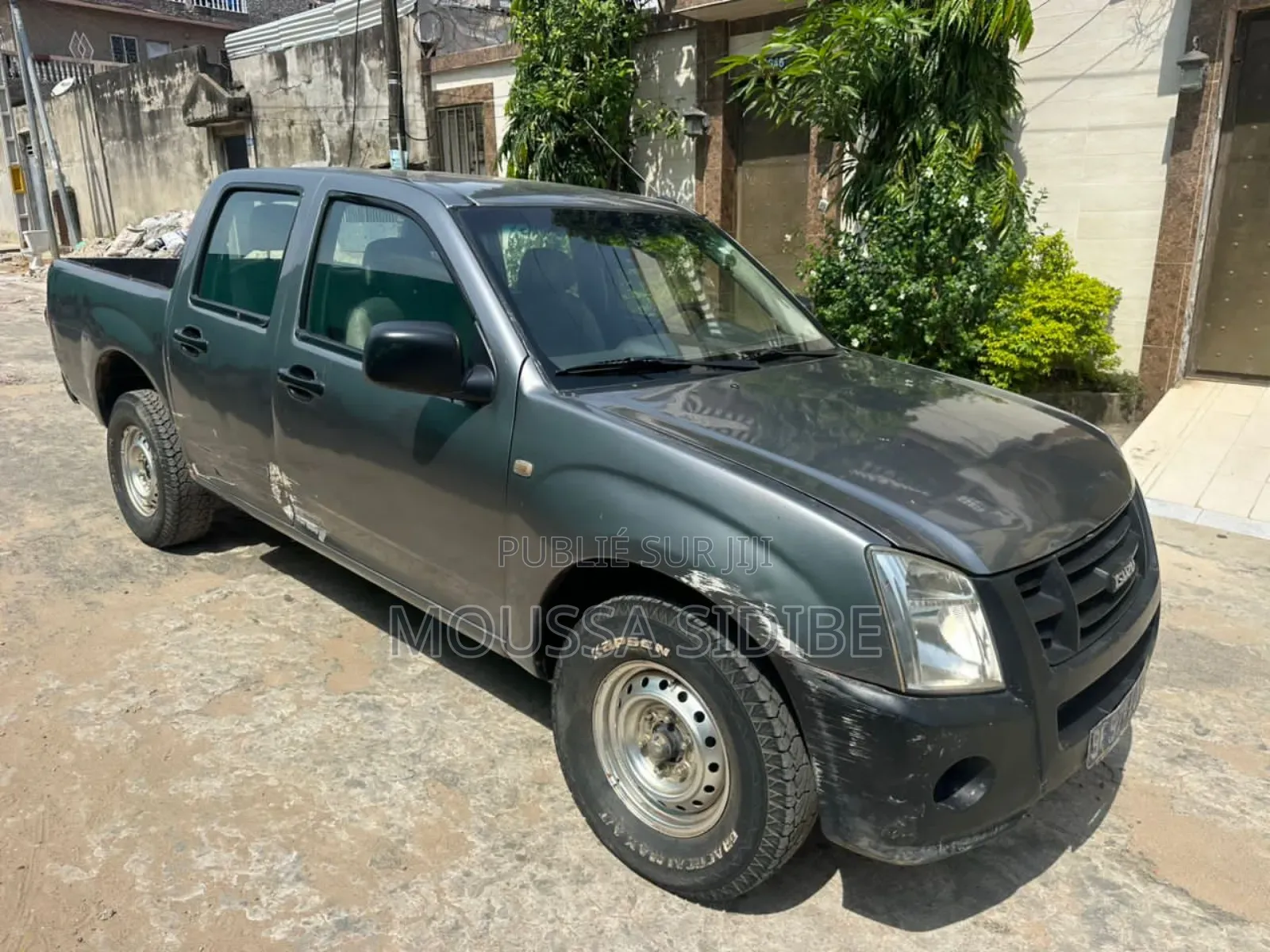 Isuzu D-MAX 2010 Gris