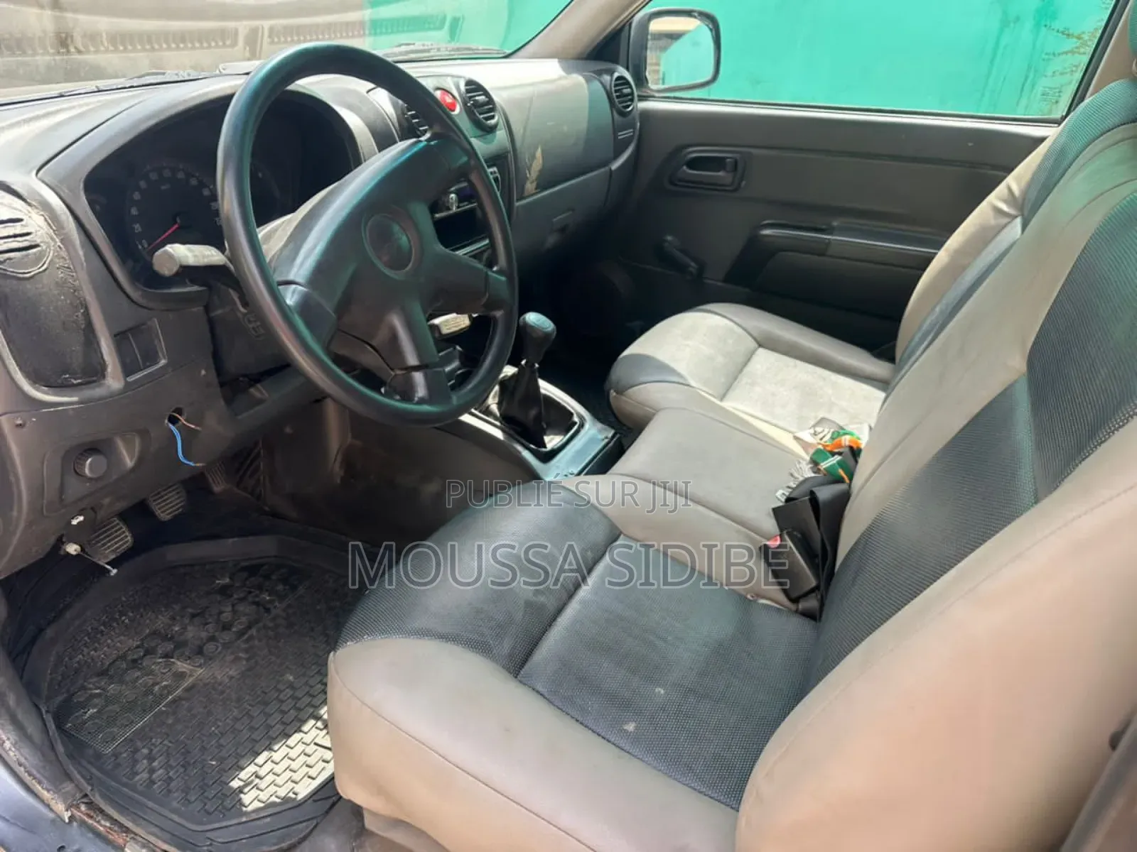 Isuzu D-MAX 2010 Gris