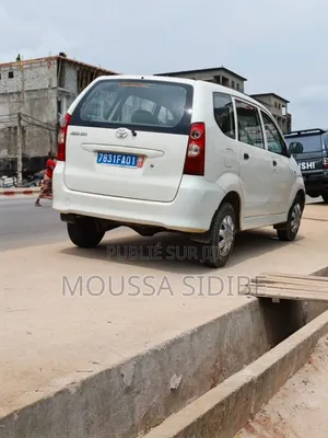 Toyota Avanza 2009 Blanc