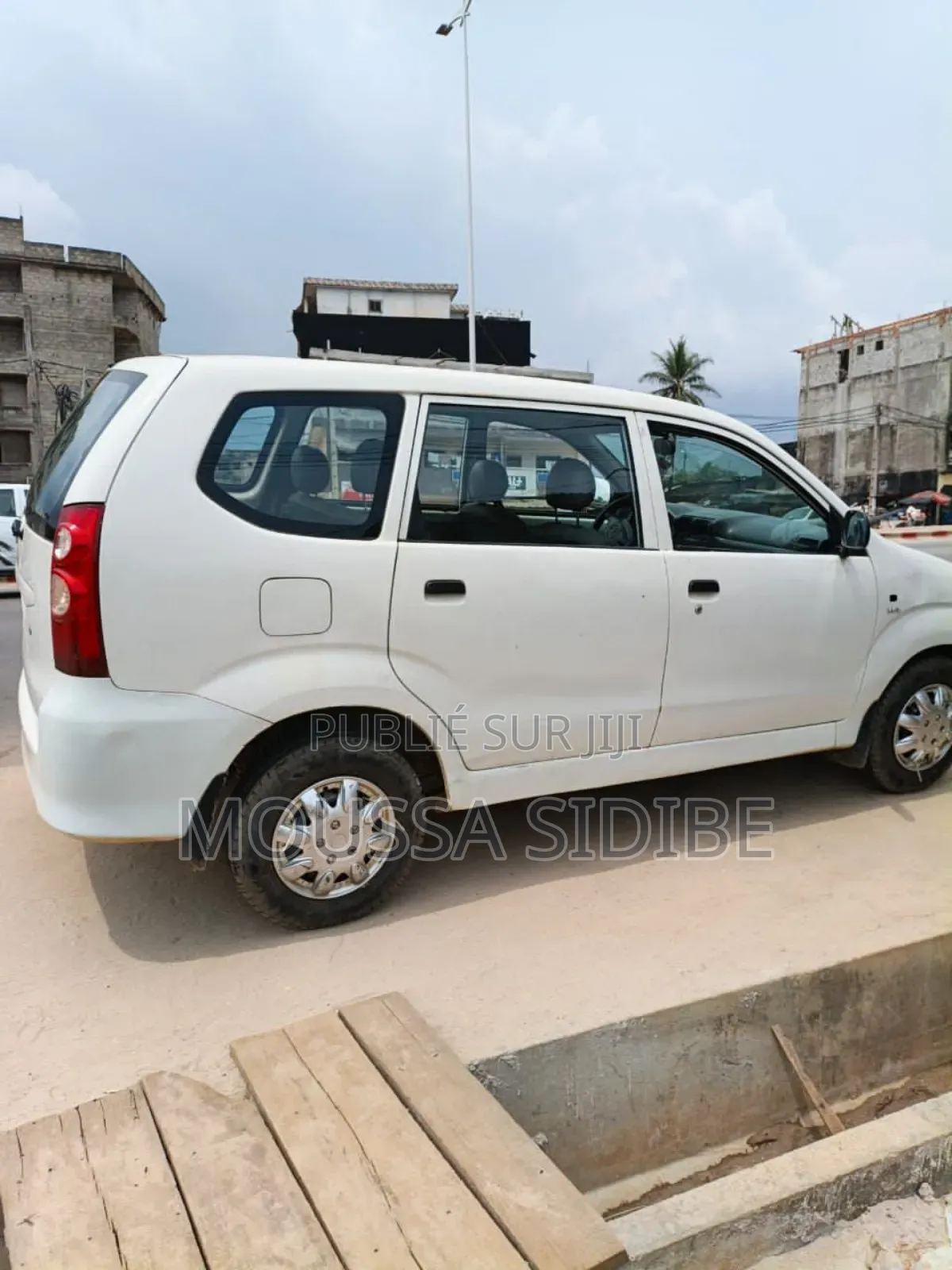 Toyota Avanza 2009 Blanc
