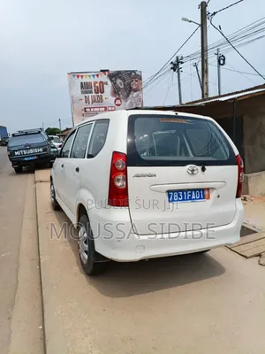 Toyota Avanza 2009 Blanc