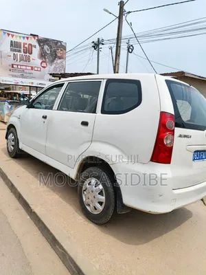 Toyota Avanza 2009 Blanc