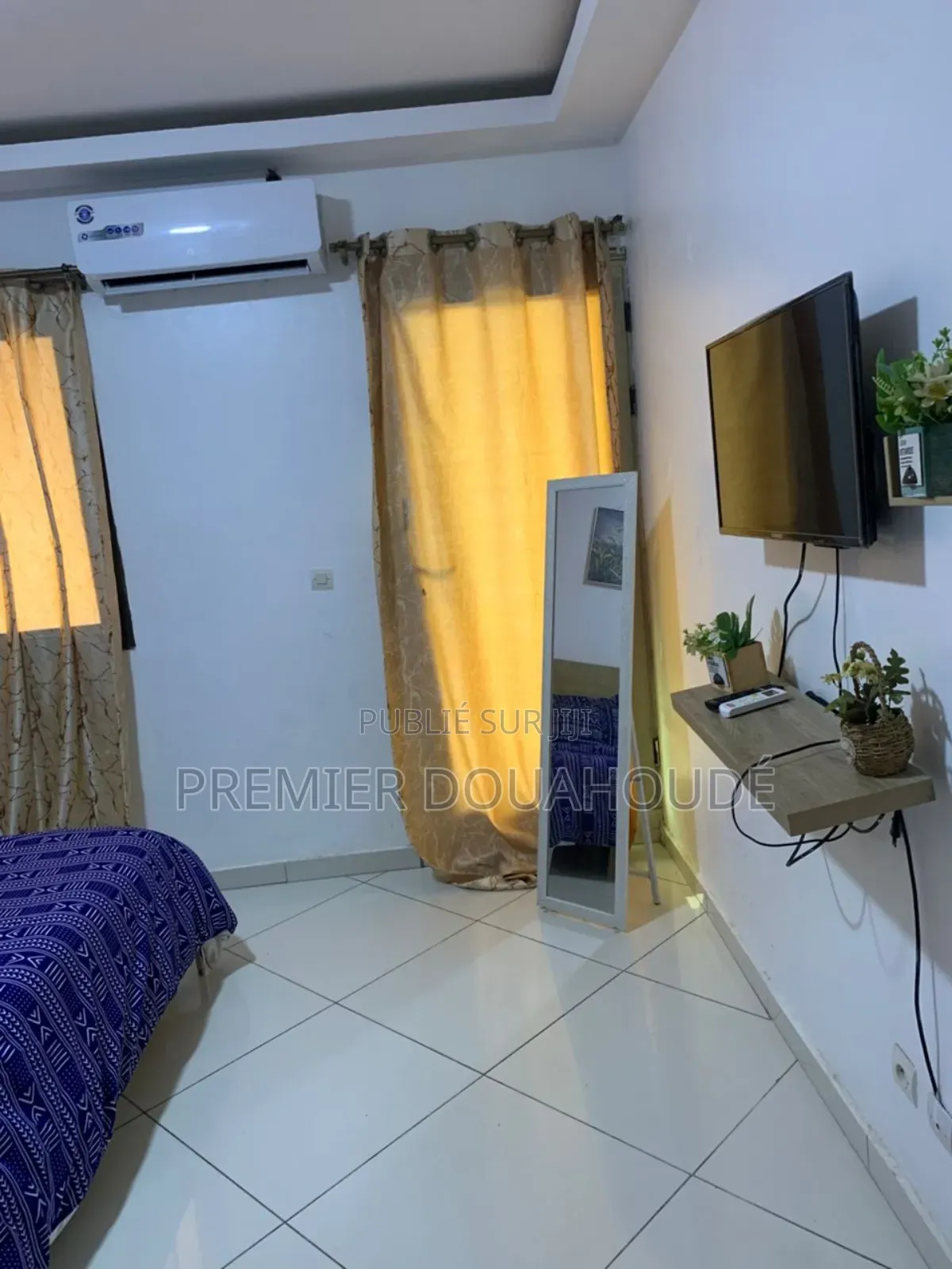 Meublé 2chbre Appartement dans Dibi Résidence, Cocody à Louer