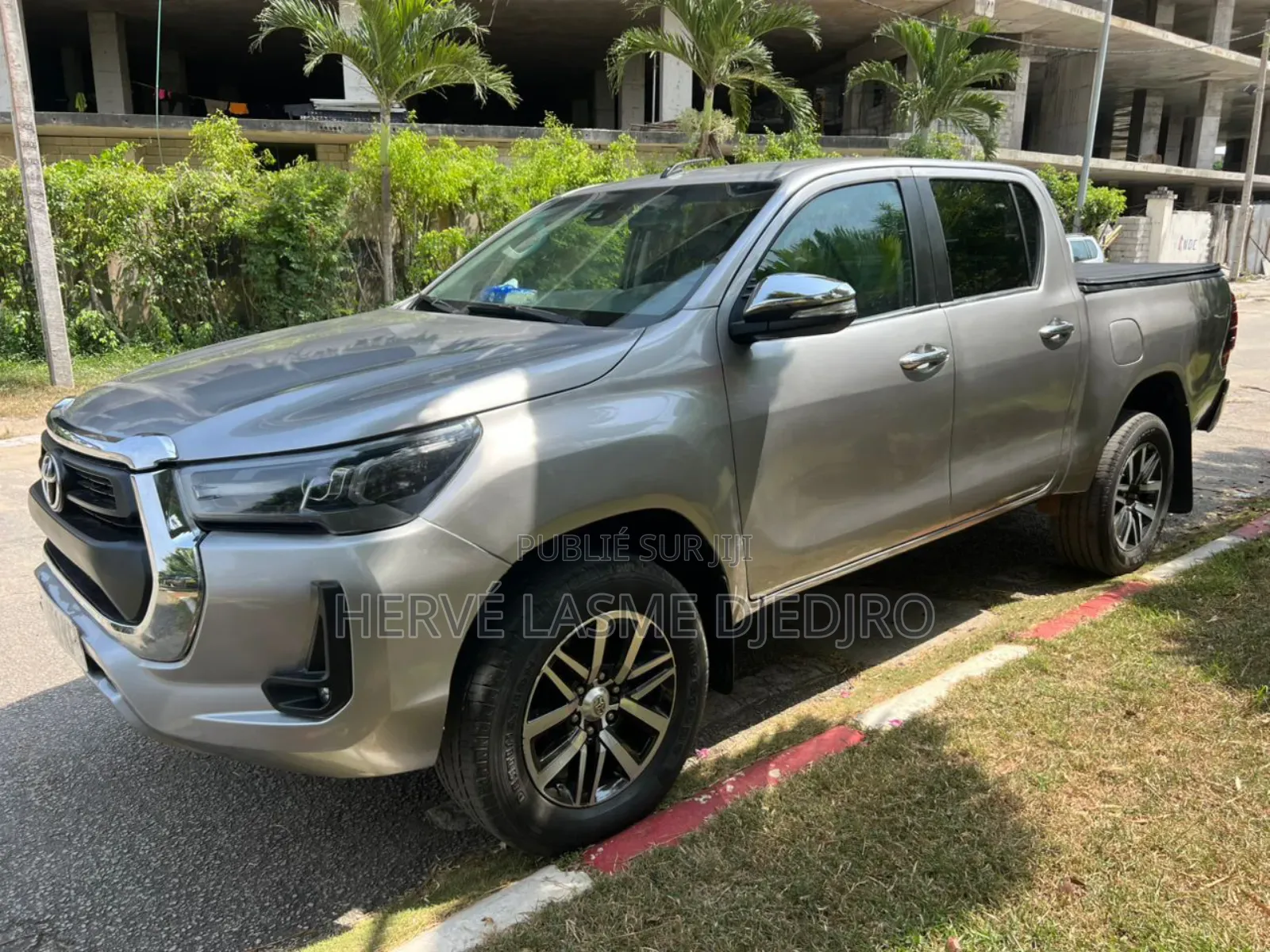 Toyota Hilux 2024 Gris