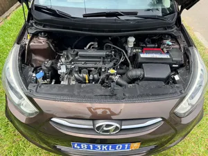 Hyundai Accent SE Hatchback 2016 Doré