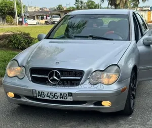 Mercedes-Benz C200 2005 Gris