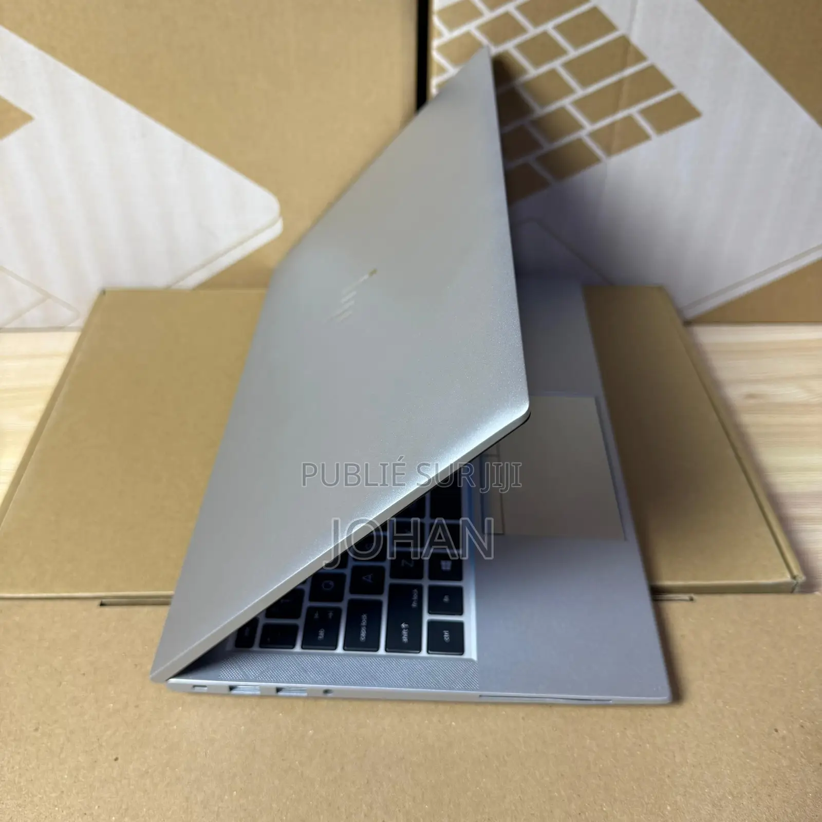 Nouveau HP EliteBook 840 G8 16GB Intel Core i5 SSD 512GB