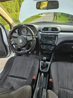 Suzuki Dzire 2023 Blanc cassé