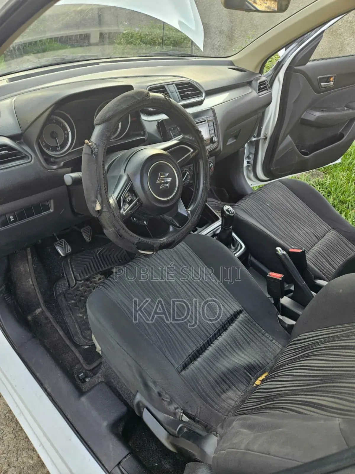 Suzuki Dzire 2023 Blanc cassé